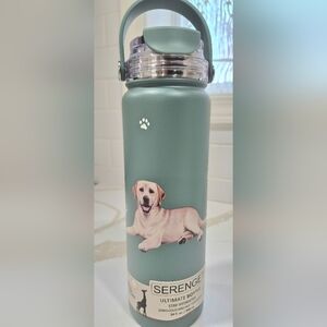 Yellow Lab Serengeti Medium Green Water Bottle
